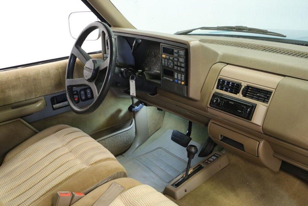 1993 Chevrolet Silverado 1500 1500 4X4 [terrific driving attitude]