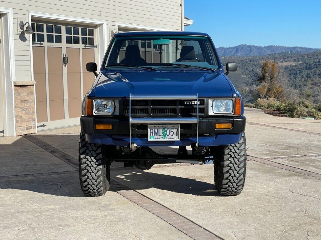 1985 Toyota Hilux Fully 4×4 [Restored]