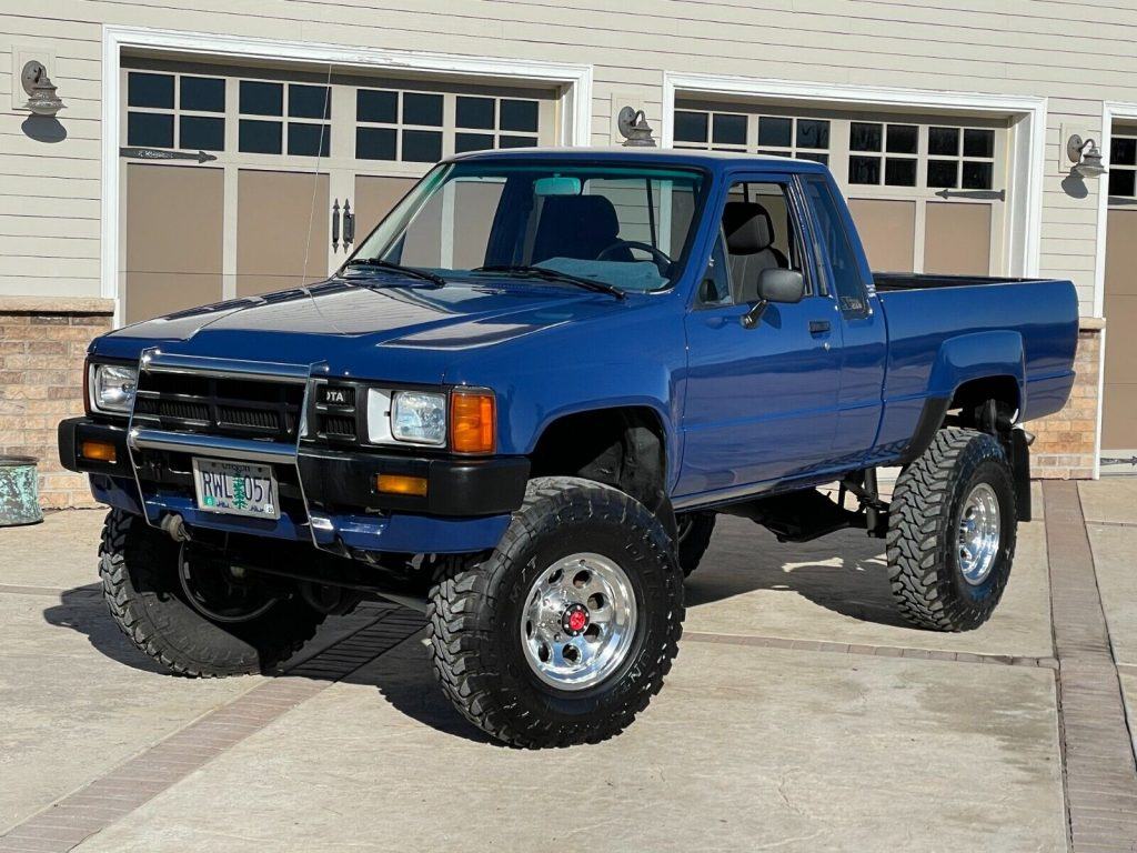 1985 Toyota Hilux Fully 4×4 [Restored]