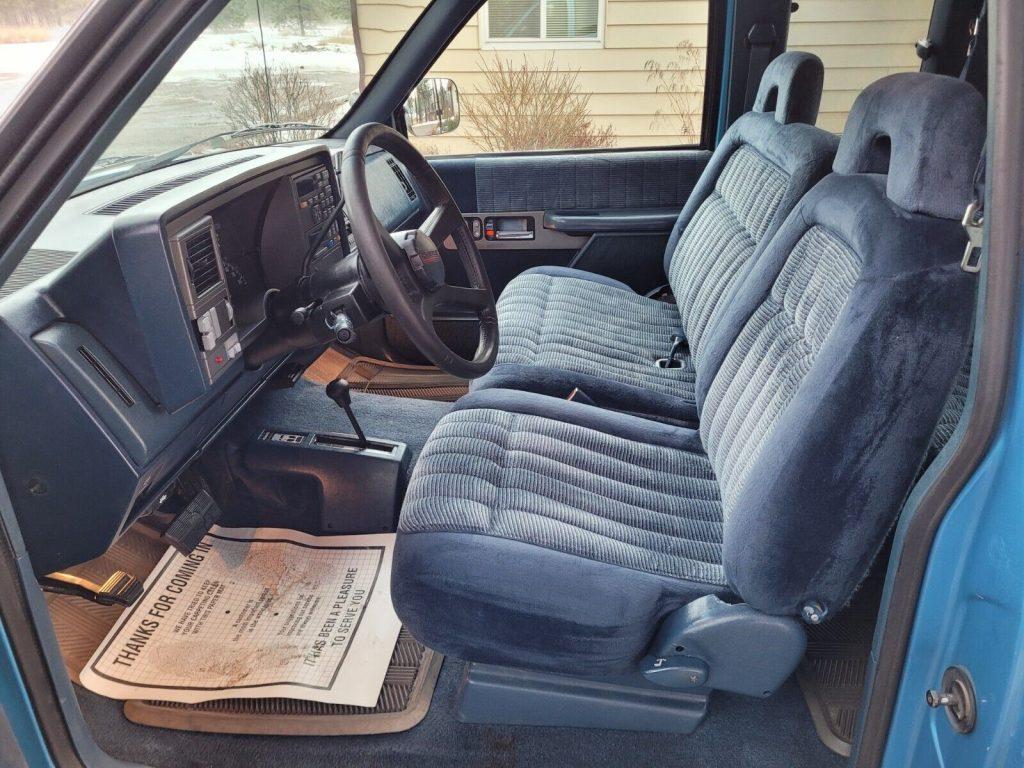 1994 Chevrolet Silverado K2500 4×4 [fully loaded]