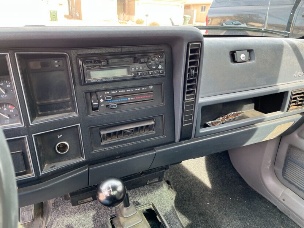 1988 Jeep Comanche Pioneer Short Bed 4×4