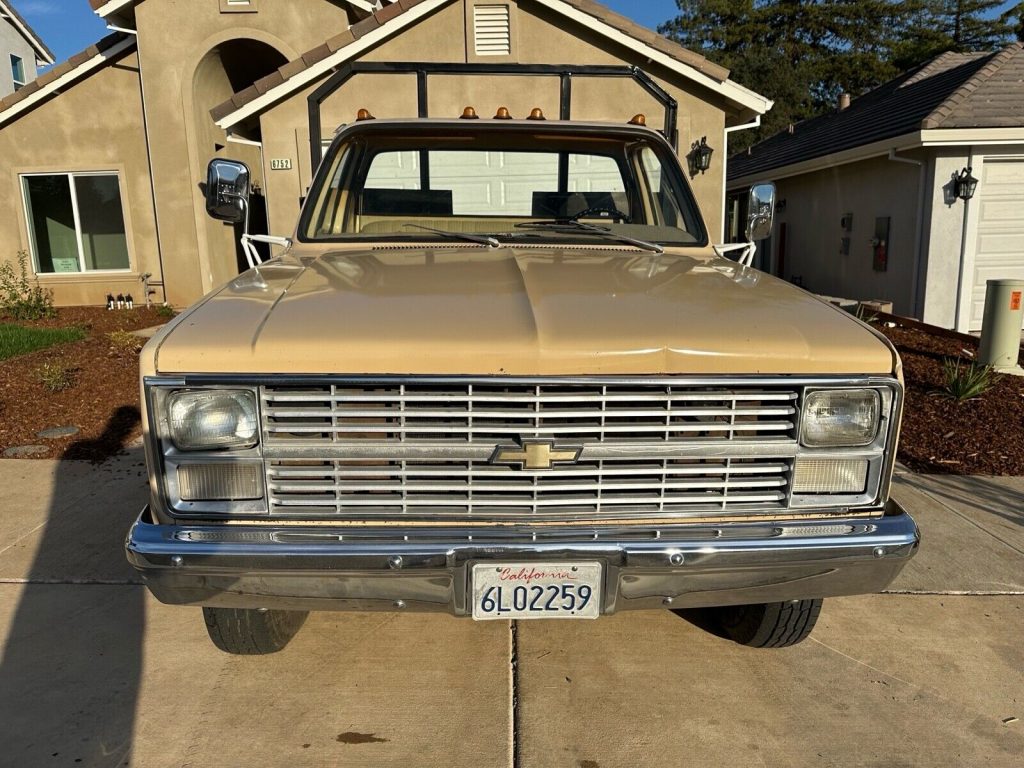 1983 Chevrolet K30 single cab flat bed 4×4 [one owner]
