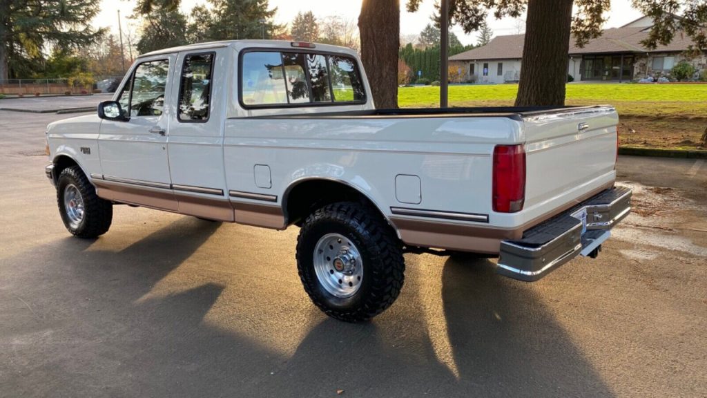 1994 Ford F-150 XLT Extended cab 4×4 [amazing shape]