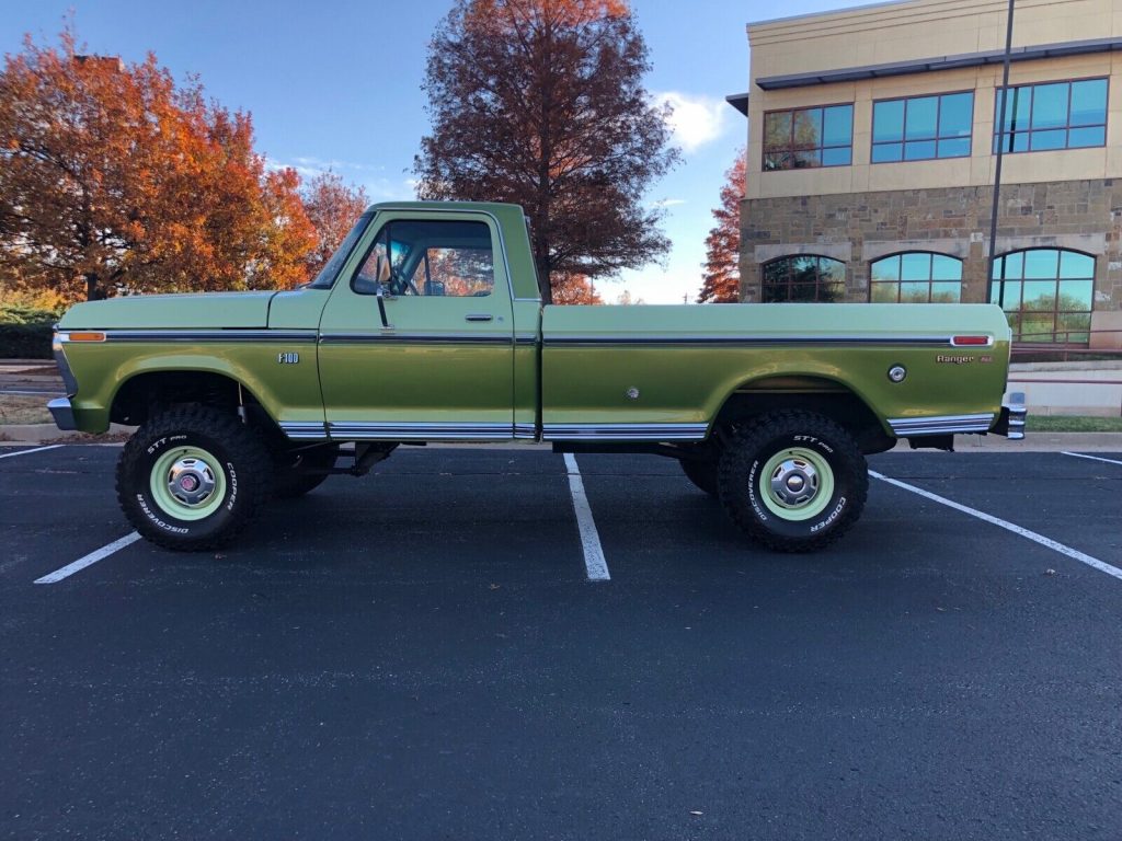 1973 Ford F100 4×4 XLT [lifted]