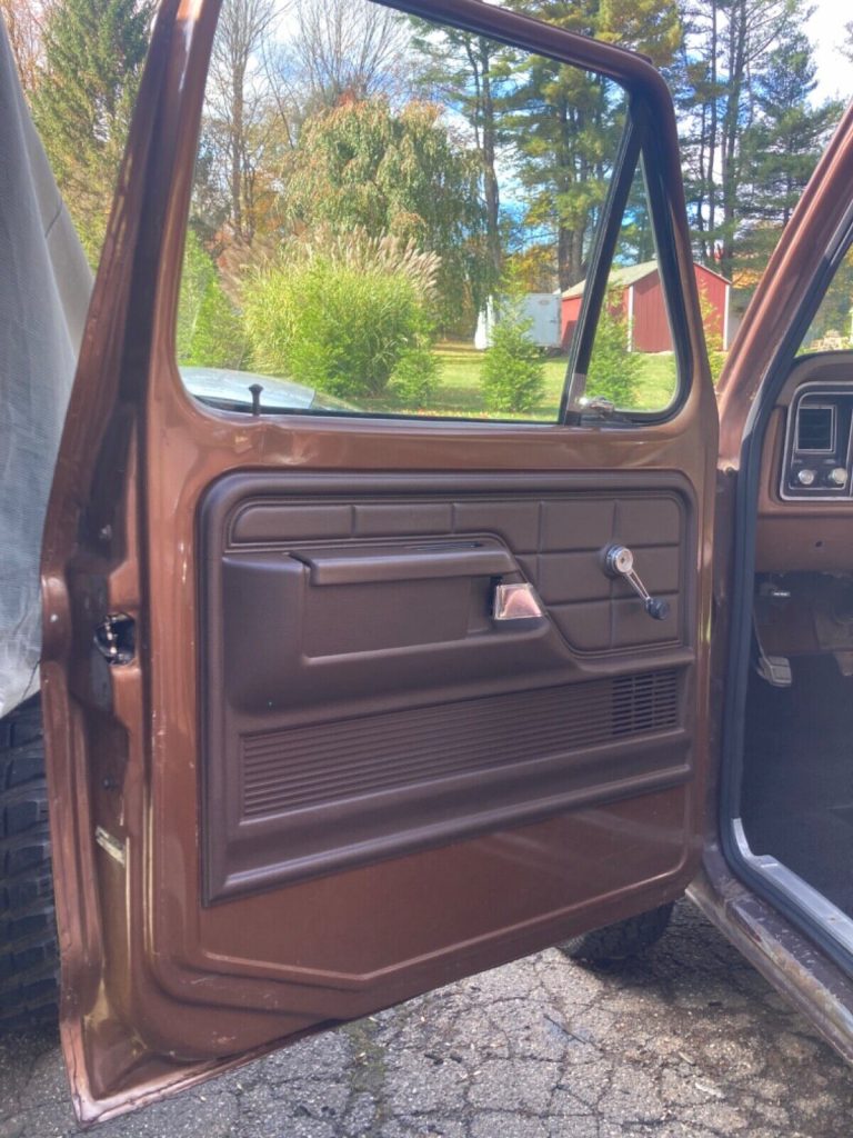 1979 Ford F-150 Short Bed Custom 4×4 [rust free classic]