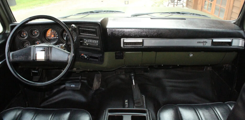 1985 Chevrolet K-5 Blazer, 4×4 [refurbished]