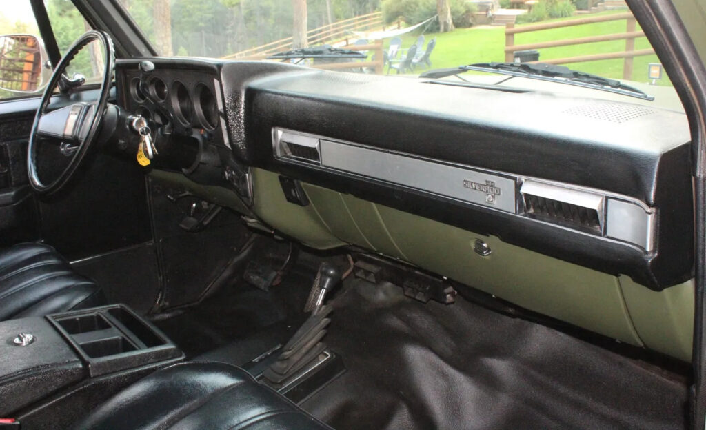 1985 Chevrolet K-5 Blazer, 4×4 [refurbished]