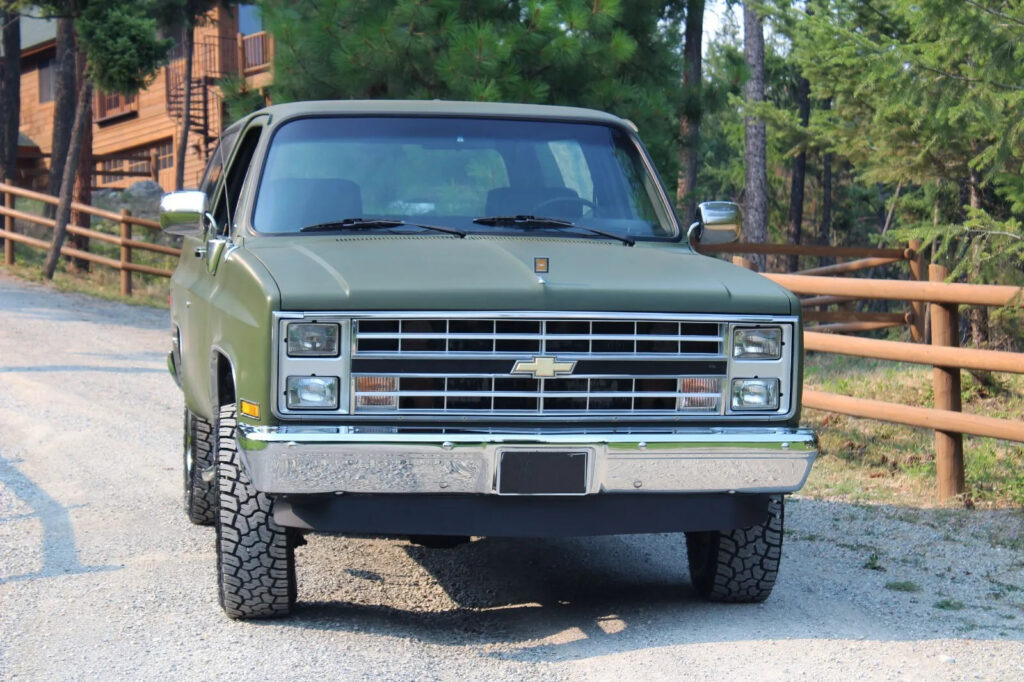 1985 Chevrolet K-5 Blazer, 4×4 [refurbished]